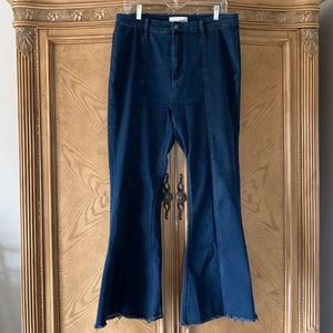 Stretchy Flared Jeans LIKE NEW